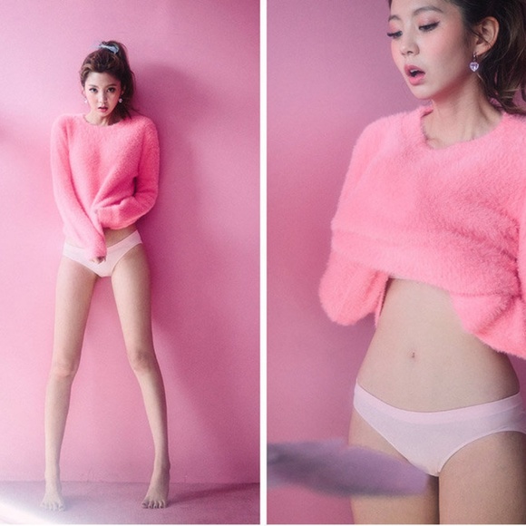 chuu - Crew-Neck Furry-Knit Sweater - Picture 2 of 3